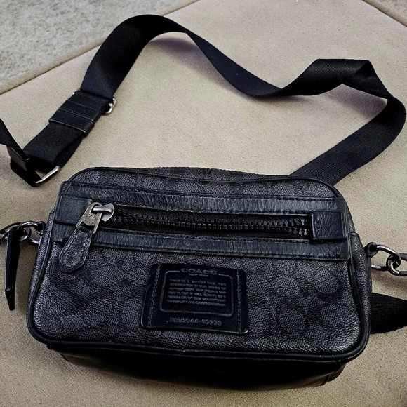 Coach Crossbody - Picture 2 of 4